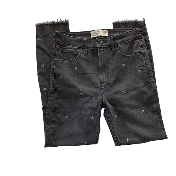 Abercrombie & Fitch Black High Rise Star Embroidered Jeans - Picture 2 of 8